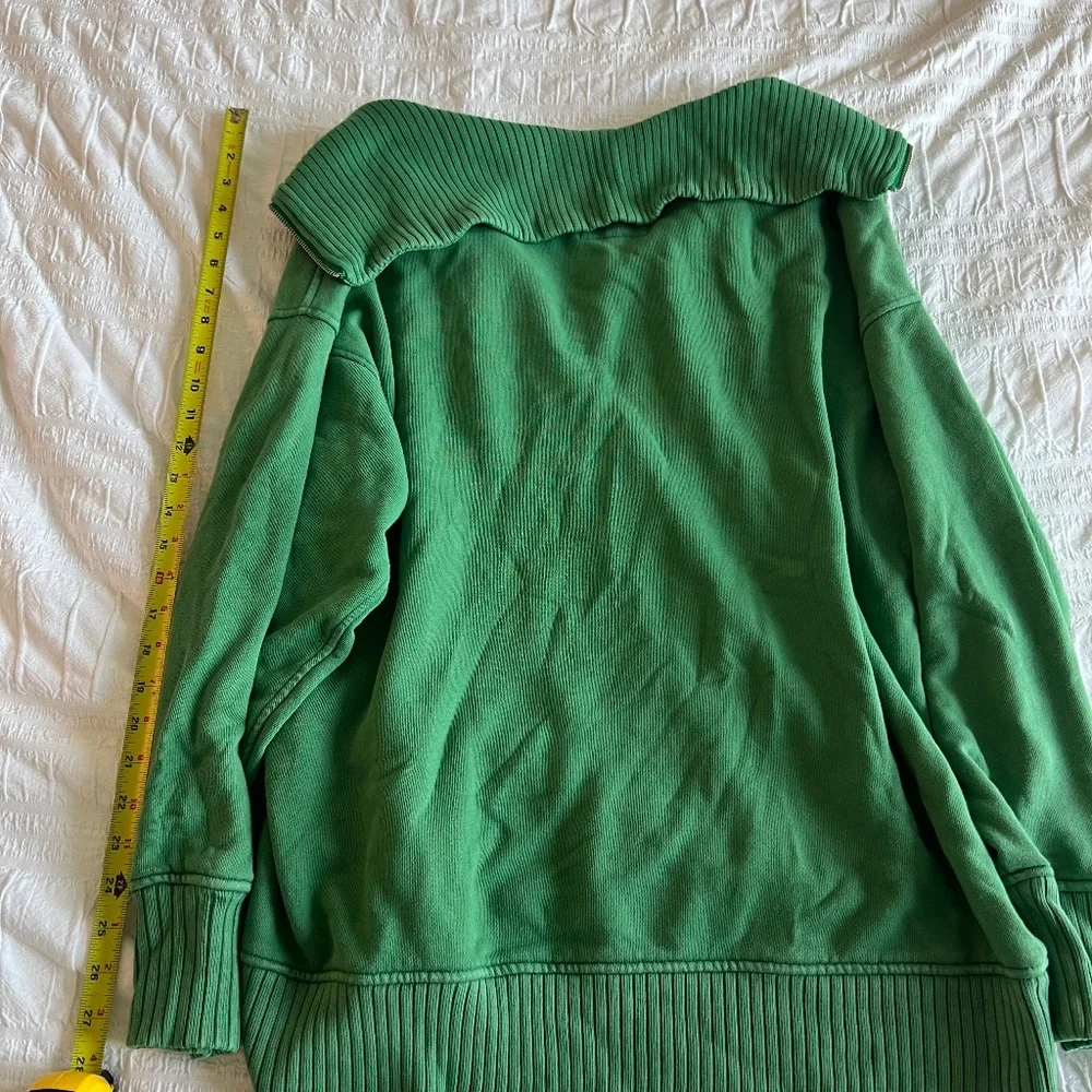 Green Aerie Oversized Pullover Size Medium Quarter Zip - Picture 3 of 3